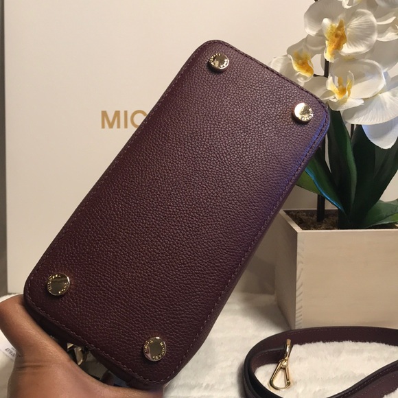 💯new Michael Kors MD Messenger/Slim wallet 💯 - Picture 6 of 8